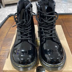 Dr Martens Patent Lamper 1460 J in Black